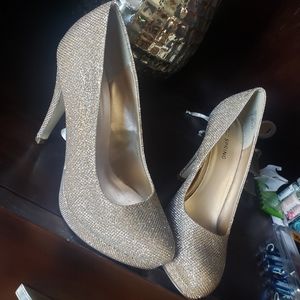 Gold shimmer heels- sz.7